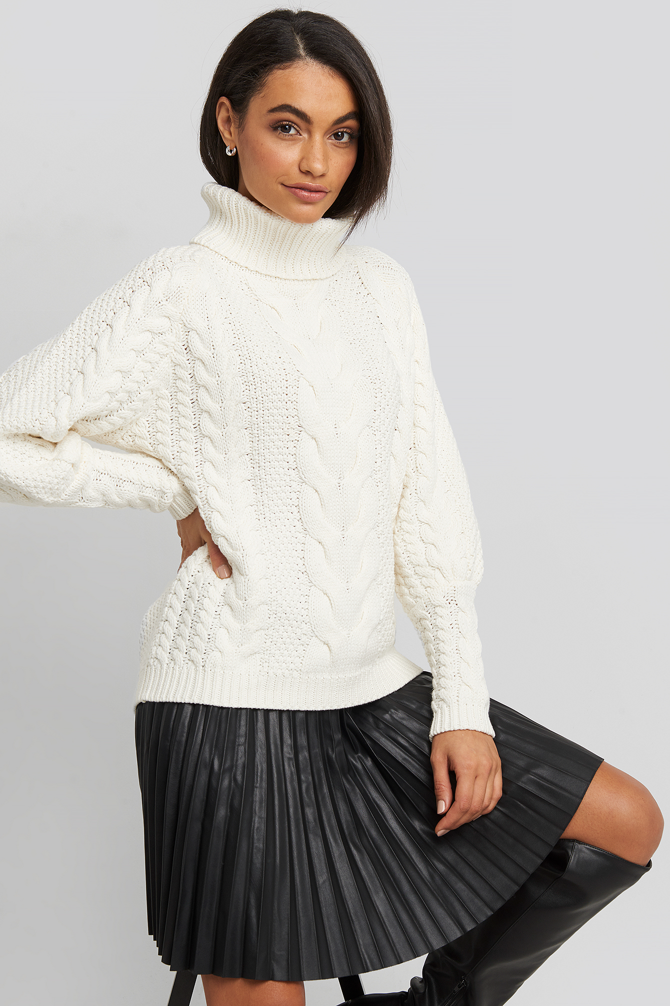 High Neck Cable Knitted Ribbed Sleeve Sweater Blanc Na Kd Fr