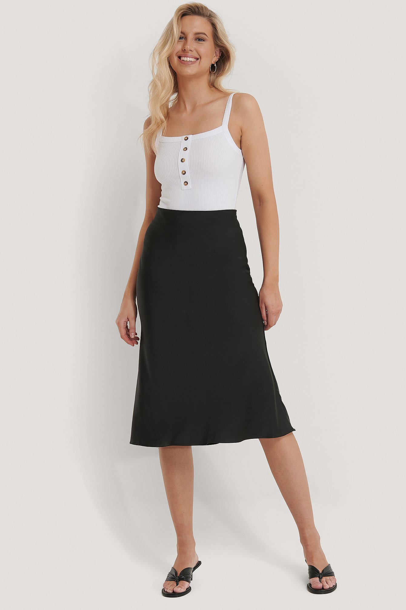 Bias Cut Satin Midi Skirt Noir | Na-kd.fr