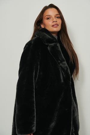 manteau noir fausse fourrure femme